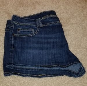 Decree jean shorts